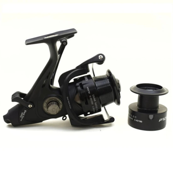 FL Mulinetă Feeder/Crap Black Force 5000
