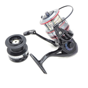 FL Mulinetă Feeder Black Tena 4000